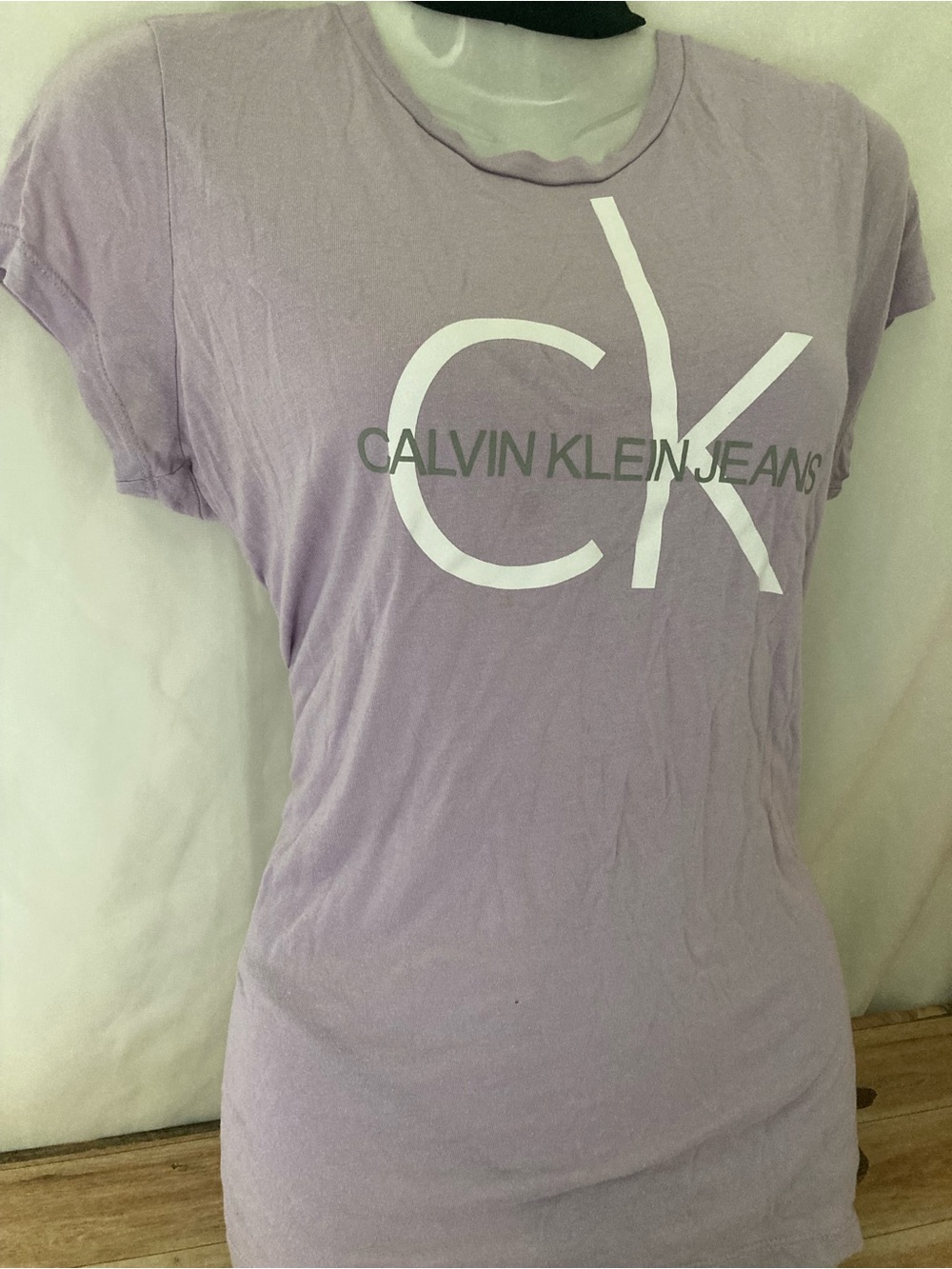 Calvin Klein Jeans Lavender CK Logo Graphic T-Shirt Women’s Medium